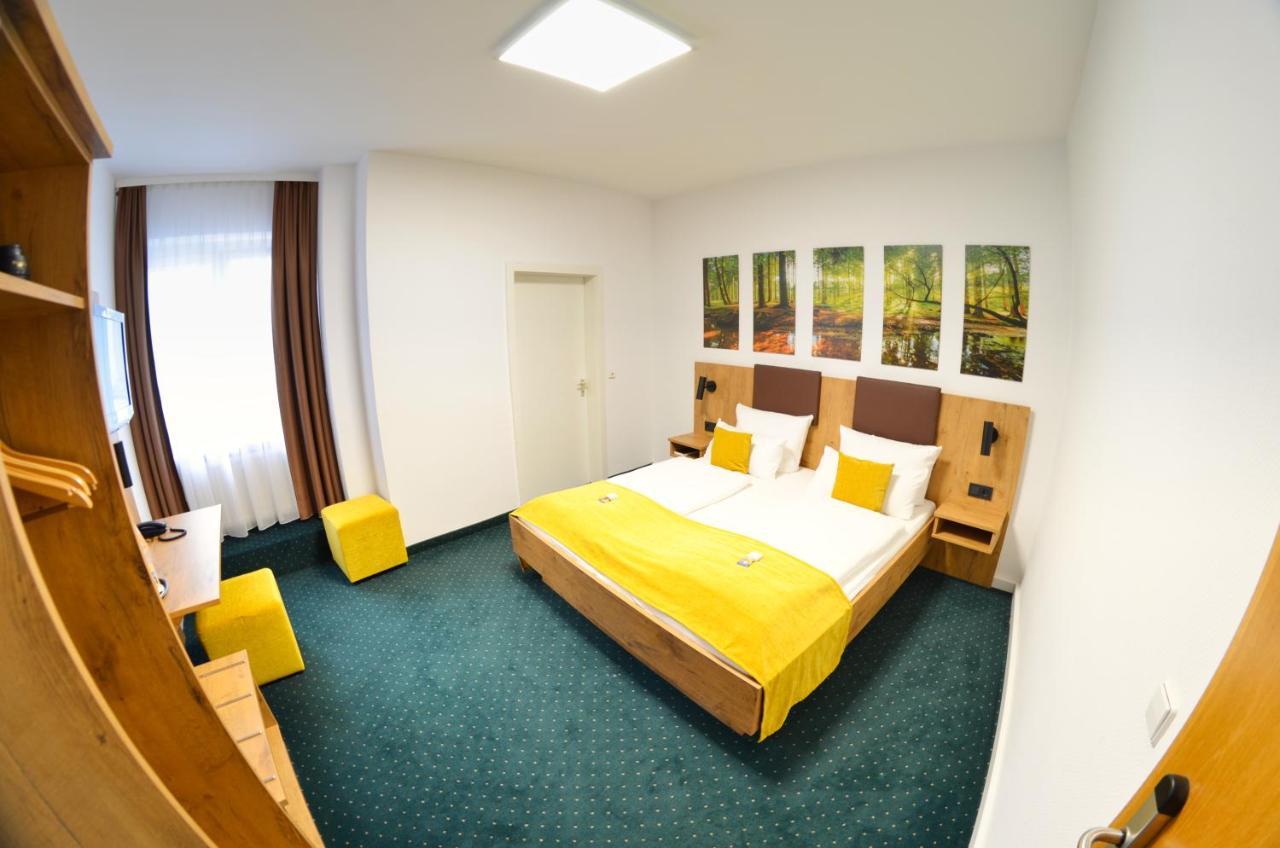 Hotel Am Markt คาร์ลสรูเฮอ ภายนอก รูปภาพ