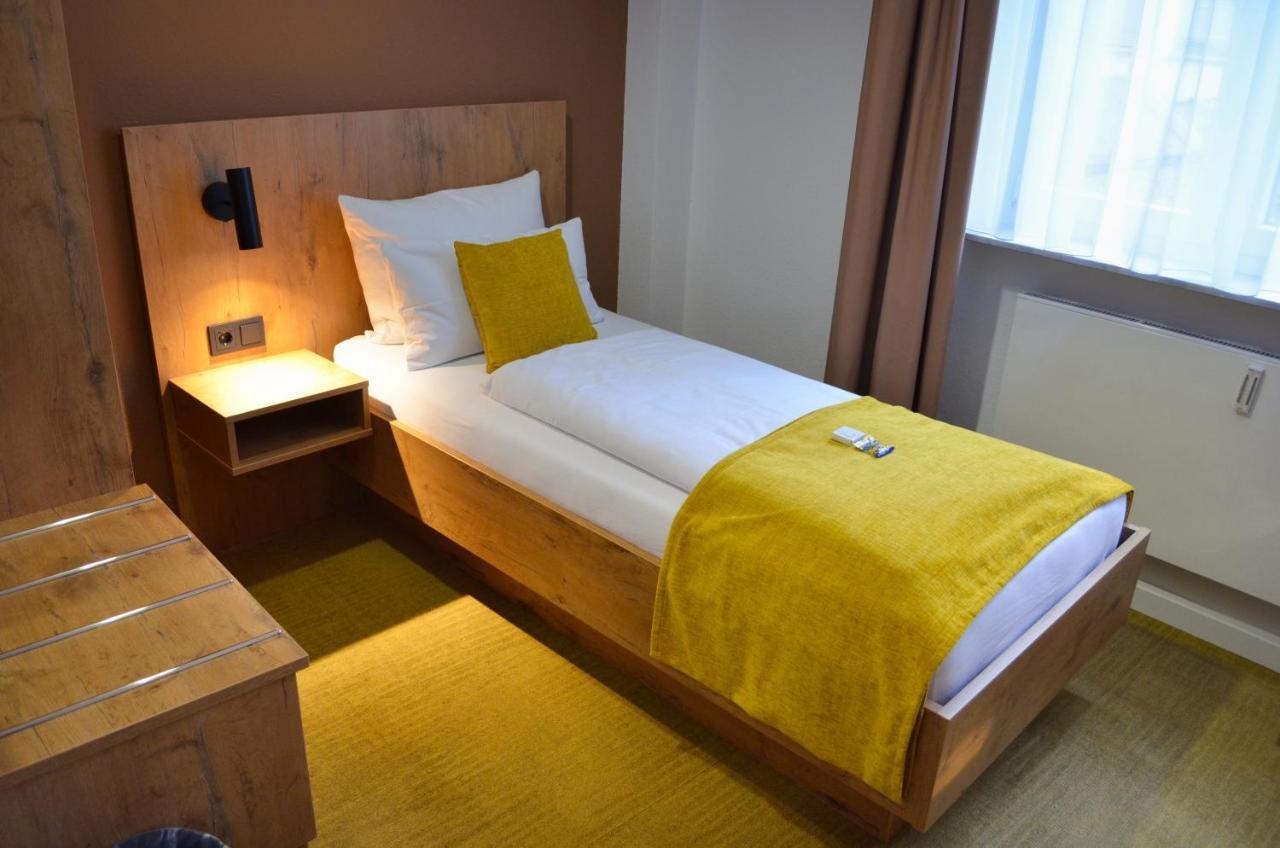 Hotel Am Markt คาร์ลสรูเฮอ ภายนอก รูปภาพ