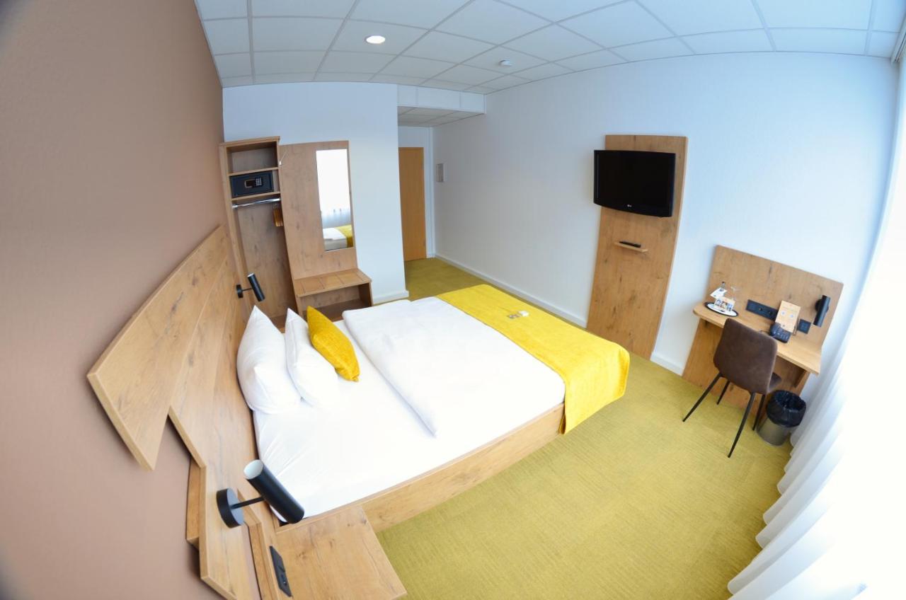 Hotel Am Markt คาร์ลสรูเฮอ ภายนอก รูปภาพ