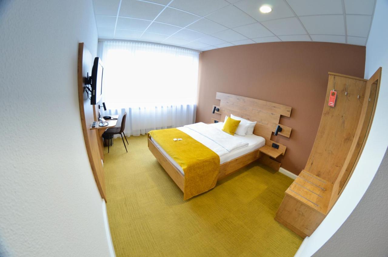 Hotel Am Markt คาร์ลสรูเฮอ ภายนอก รูปภาพ