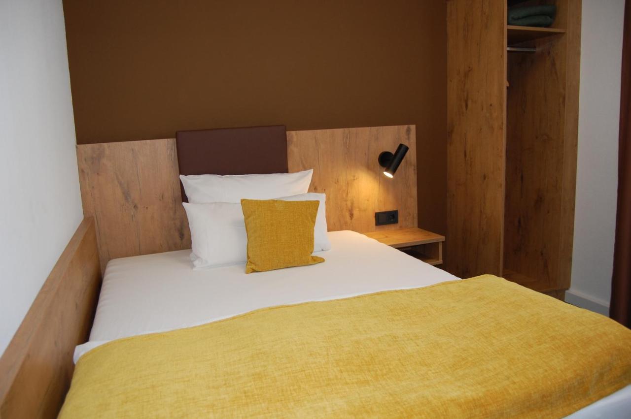 Hotel Am Markt คาร์ลสรูเฮอ ภายนอก รูปภาพ