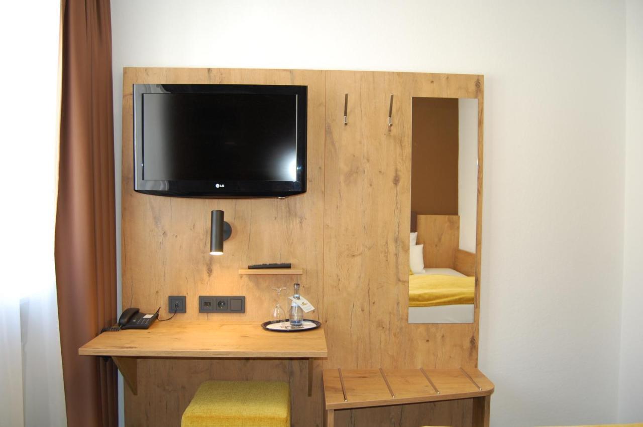 Hotel Am Markt คาร์ลสรูเฮอ ภายนอก รูปภาพ