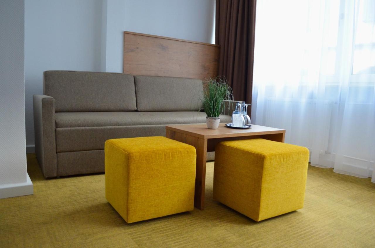 Hotel Am Markt คาร์ลสรูเฮอ ภายนอก รูปภาพ