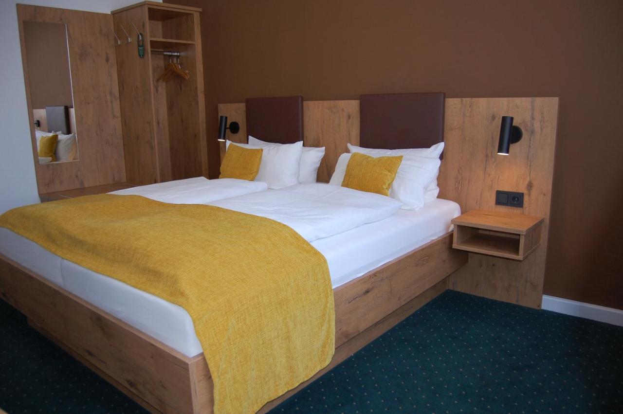 Hotel Am Markt คาร์ลสรูเฮอ ภายนอก รูปภาพ